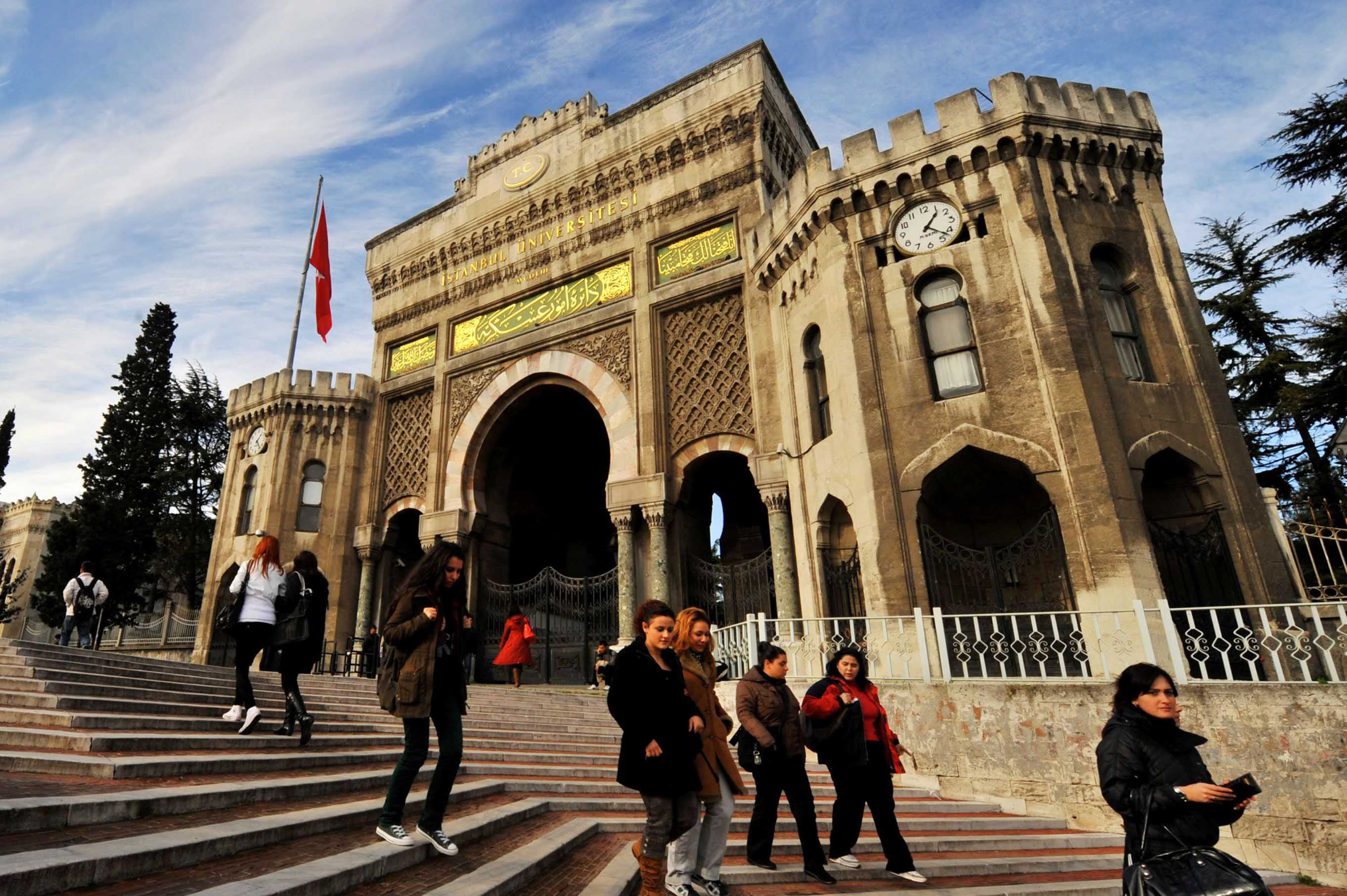 İstanbul Üniversitesi�nde polis saldırısı soL Haber Portalı