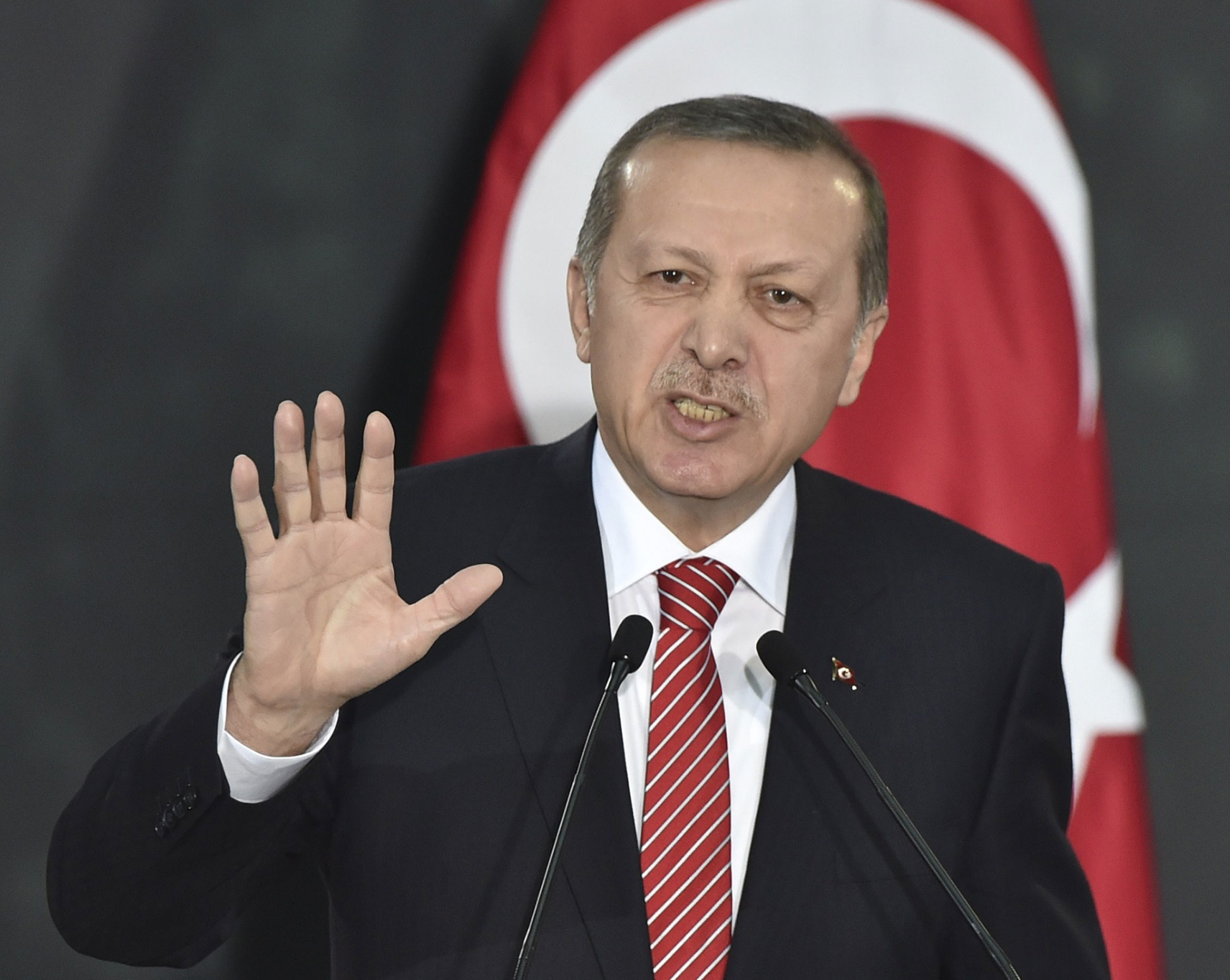 Gencebay Başkan Erdoğana hakareti kabul etmedi Gencebay Başkan Erdoğana hakareti kabul etmedi