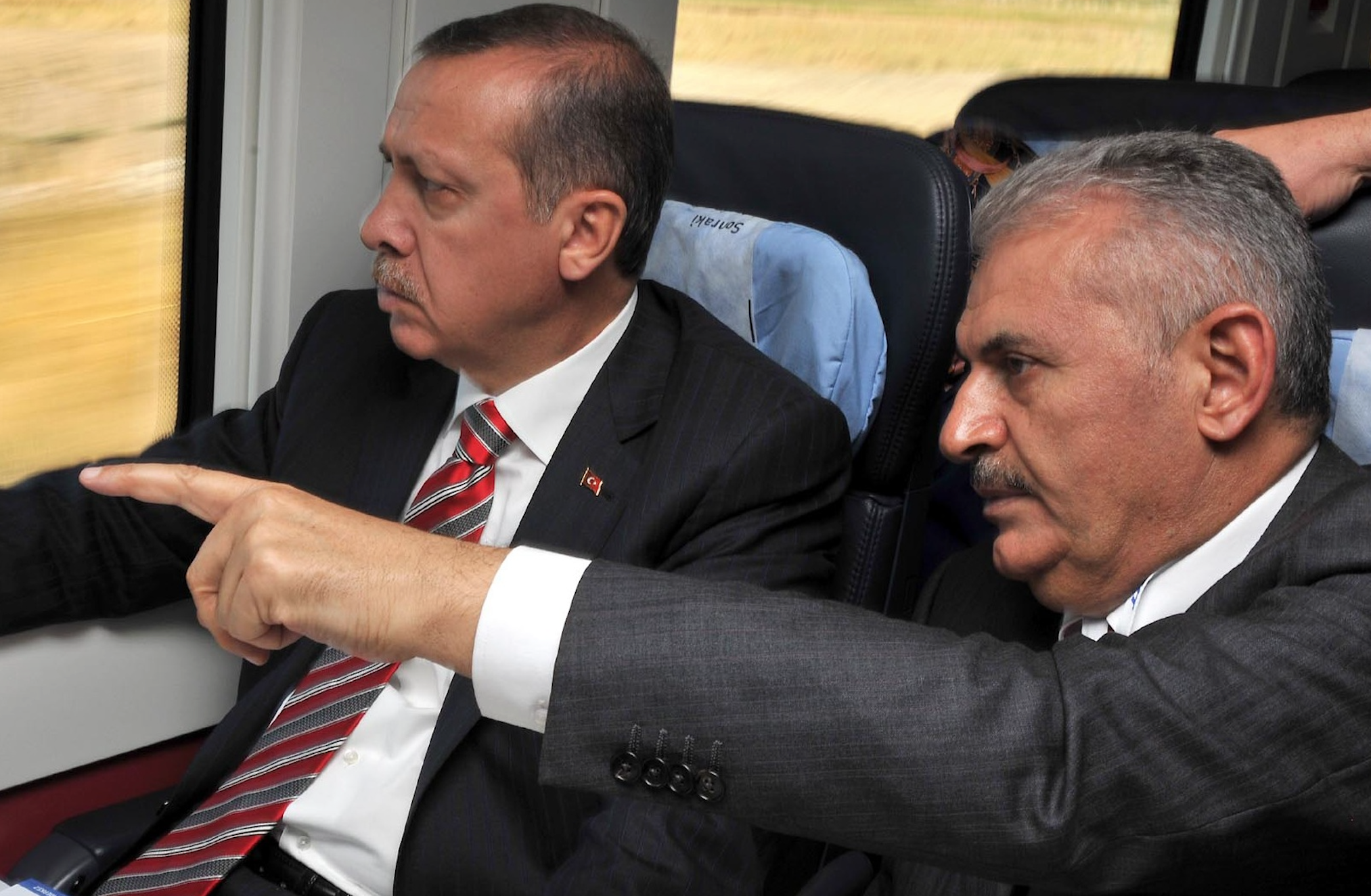 Washington Post: Trump ve Erdoğanın Suriye görüşmesi felakete neden oldu 36