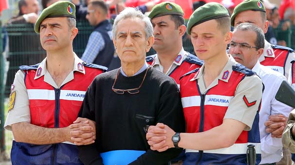 Dikkat: Sol hipokondride ağır 81
