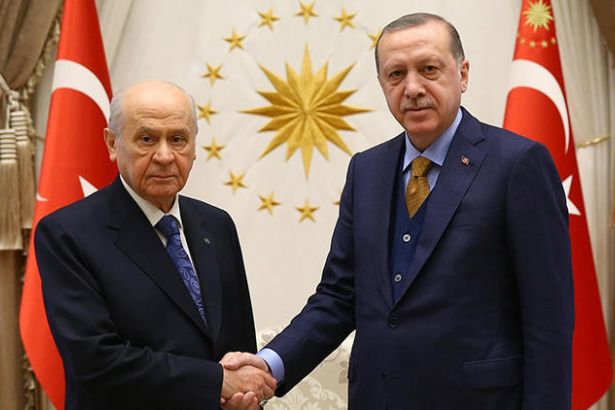 Haber değeri yok ama gülümseyin: Bahçeli'den Erdoğan'a tebrik telefonu!