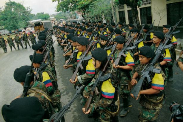 Silah bırakmayan FARC gerillalarına saldırı: 11 gerilla yaşamını yitirdi