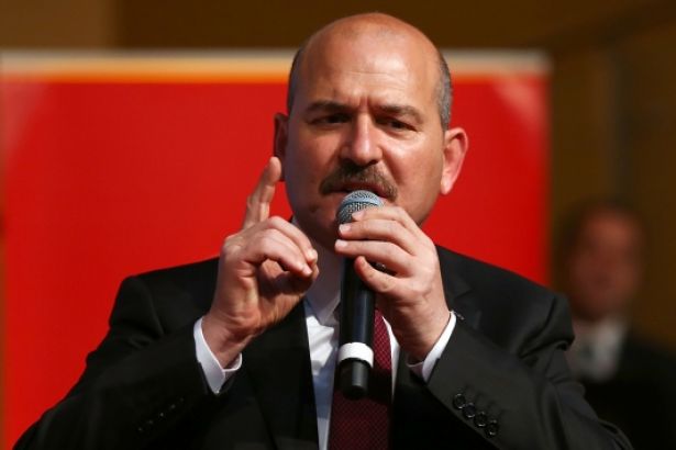 Bakan Soylu'dan 'kanunsuzluk' çağrısı: Kanun kural dinlemeyin, yıkın gitsin
