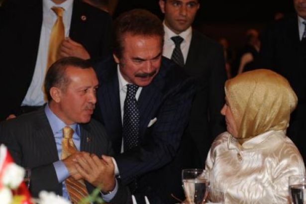 Esad, cephe hattındaki askerlerle iftar yaptı Esad, cephe hattındaki askerlerle iftar yaptı