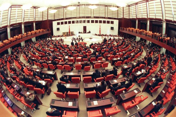 AKP'den yeni yasa tasarısı