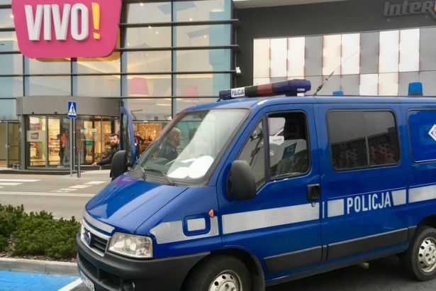 Polonyada bıçaklı saldırı: 1 ölü 8 yaralı Polonyada bıçaklı saldırı: 1 ölü 8 yaralı
