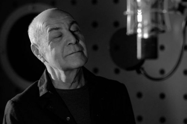 Mazhar Alanson: Yandımı Medinede yazdım Mazhar Alanson: Yandımı Medinede yazdım