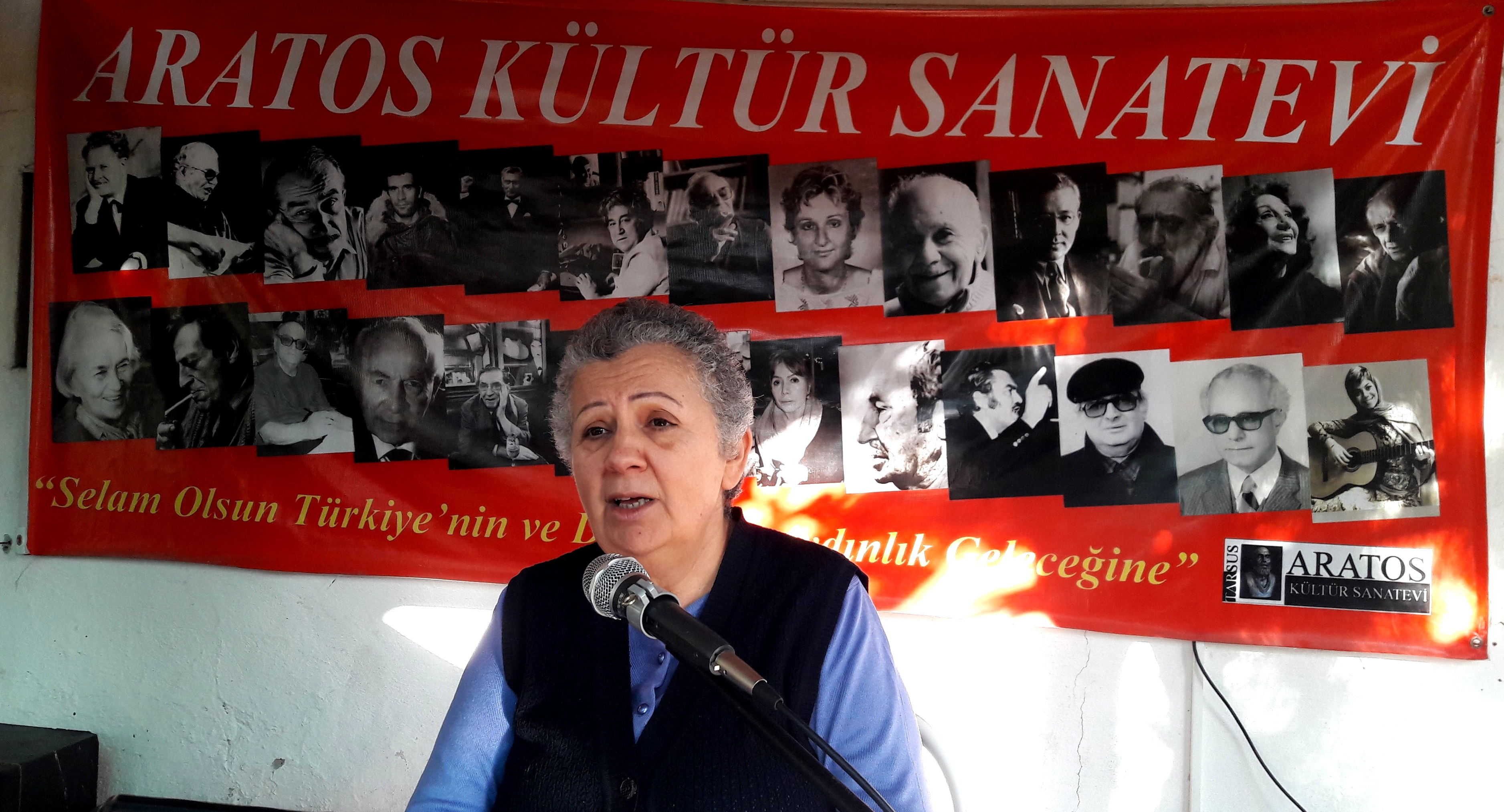 İZBAN çalışanları bordrolarını istasyon binasına astı 58