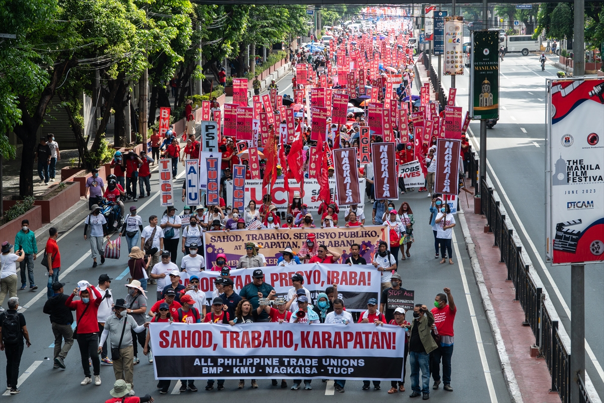 Filipinlerde 1 Mayıs: ABD ile 'ittifak' protesto edildi - Resim : 1