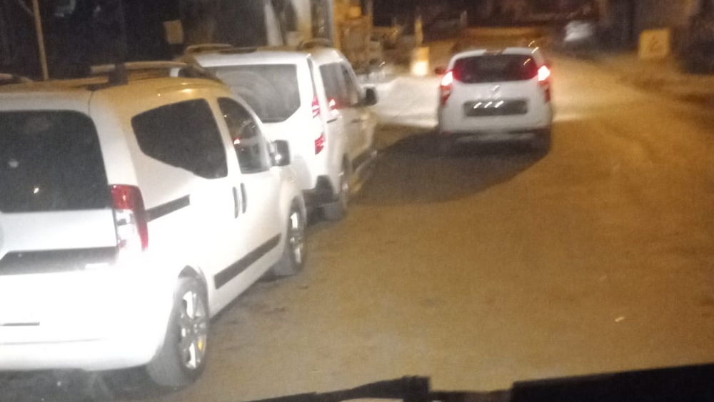Seçim rüşvetinde bir üst seviye: AKP plakasız araçla 'alışveriş çeki' dağıttı, oy istedi