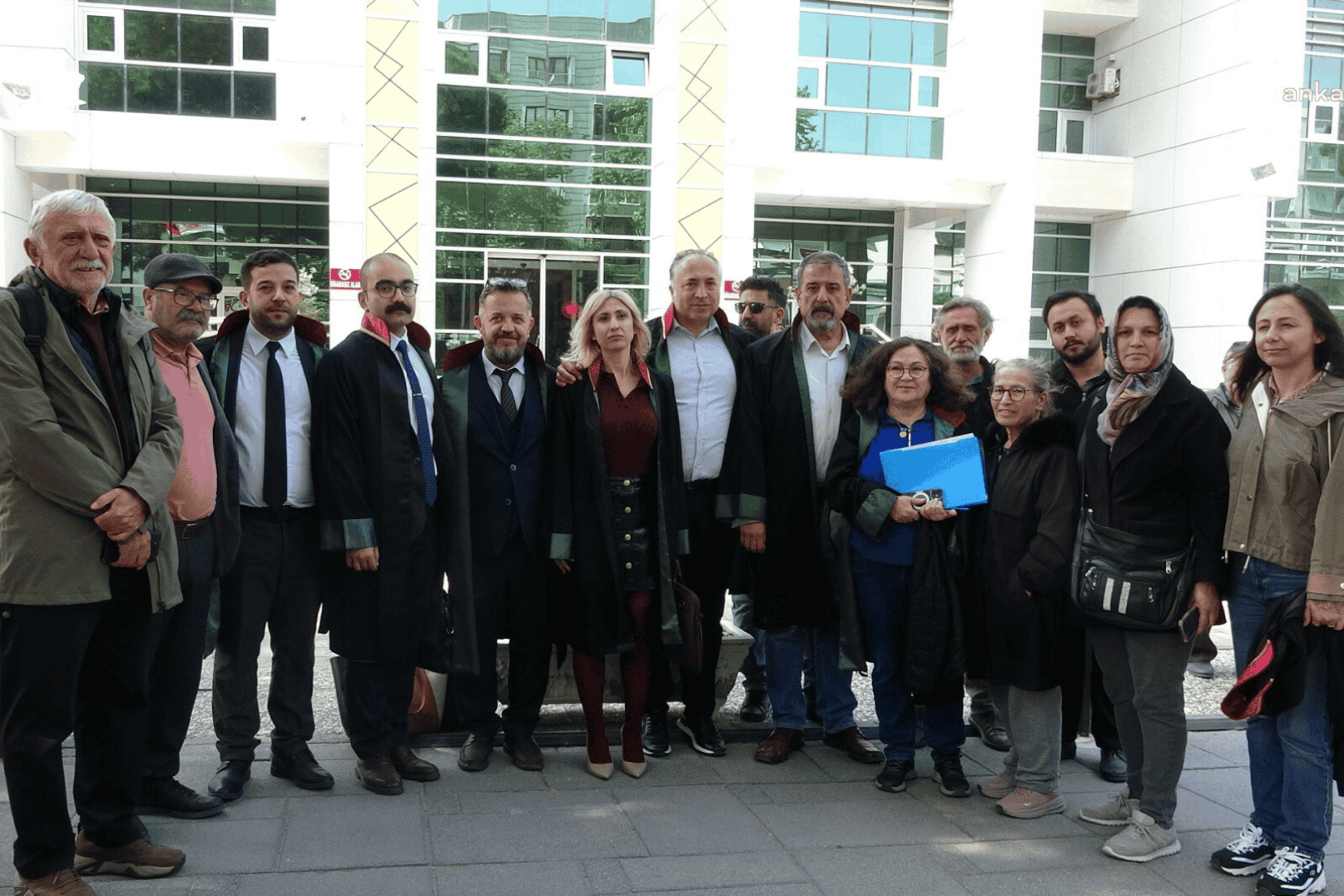 Soma Katliamı: Kamu görevlilerinin yargılandığı dava zamanaşımıyla düşürüldü