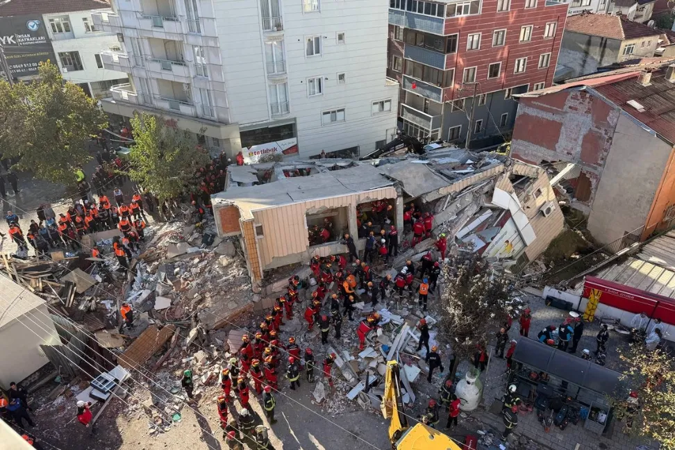 Bilirkişi raporu ortaya koydu: Gebze'deki binayı metro inşaatı yıkmış