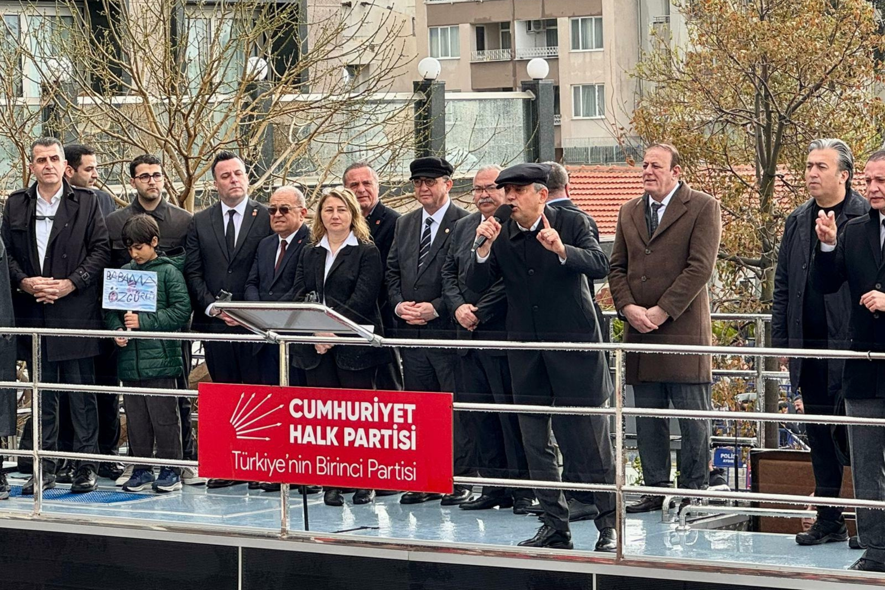 Özgür Özel'e Kuşadası'nda mitingindeki sözleri üzerine ‘Cumhurbaşkanına hakaret’ten soruşturma