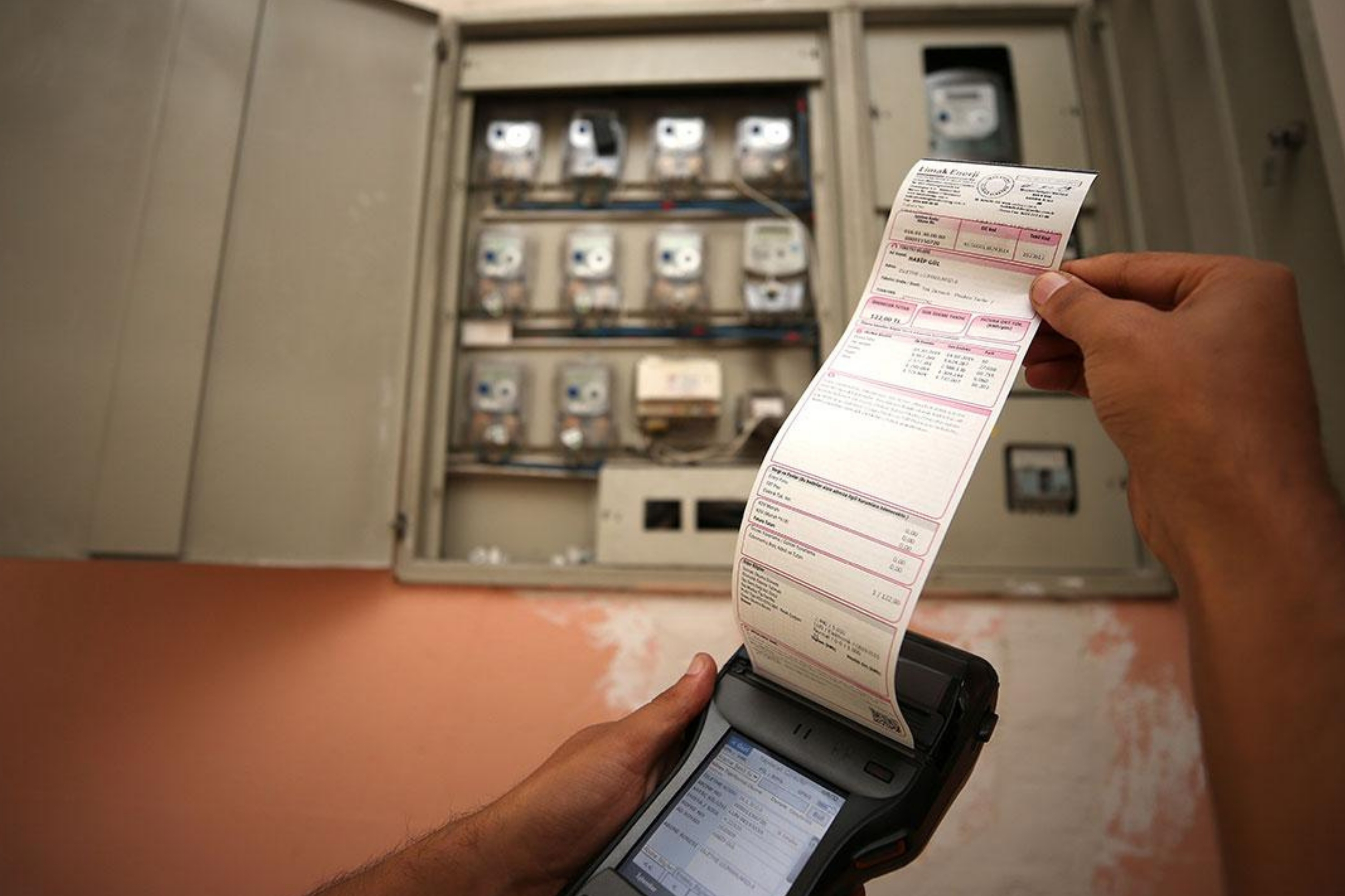 TKP'den elektrik ve doğalgaz zammına tepki: 'AKP enerji alanını özel şirketlerin kâr kapısına çevirdi'