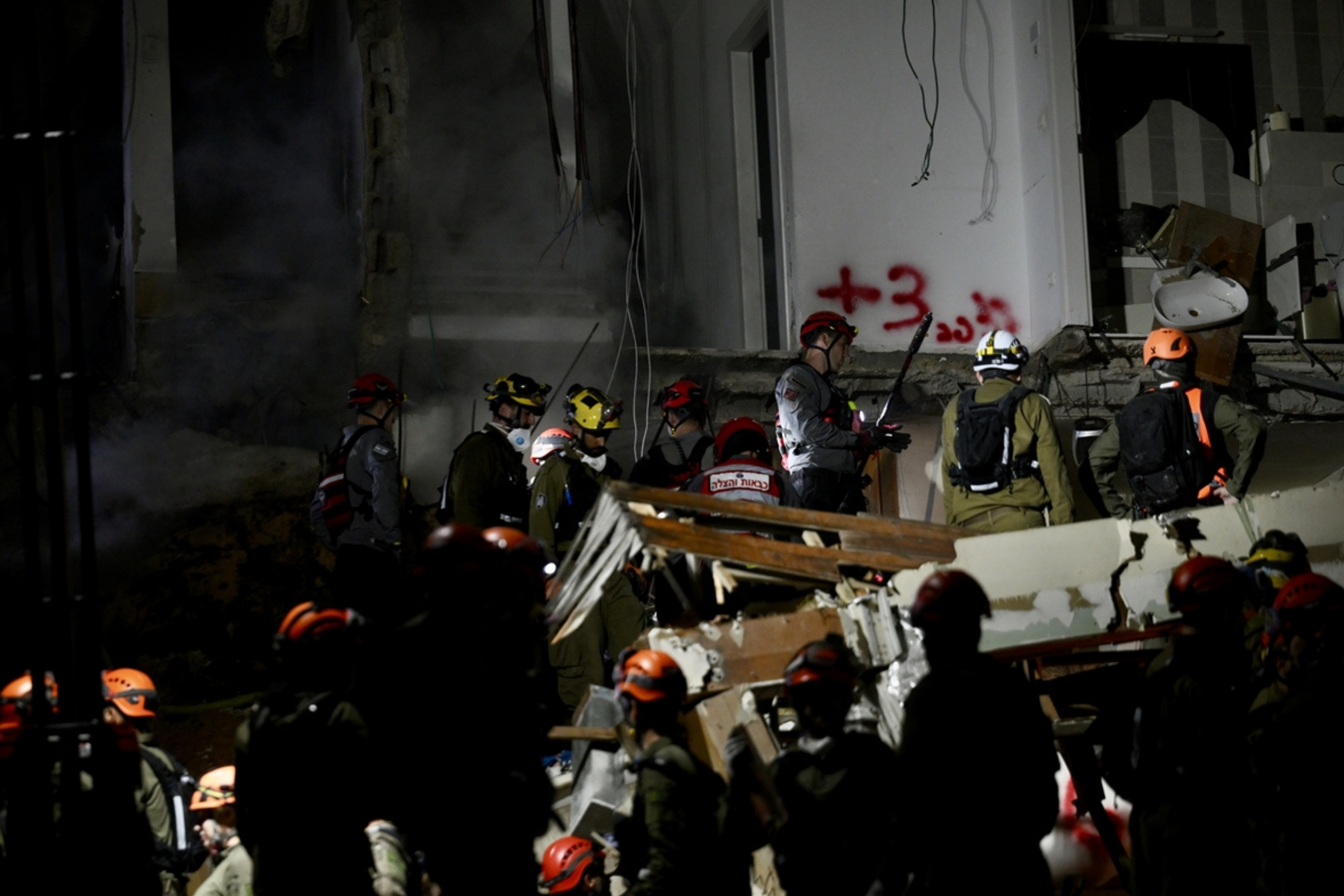 İsrail–ABD saldırılarında 38. gün: Tehditlerin ardından çatışma şiddetlendi