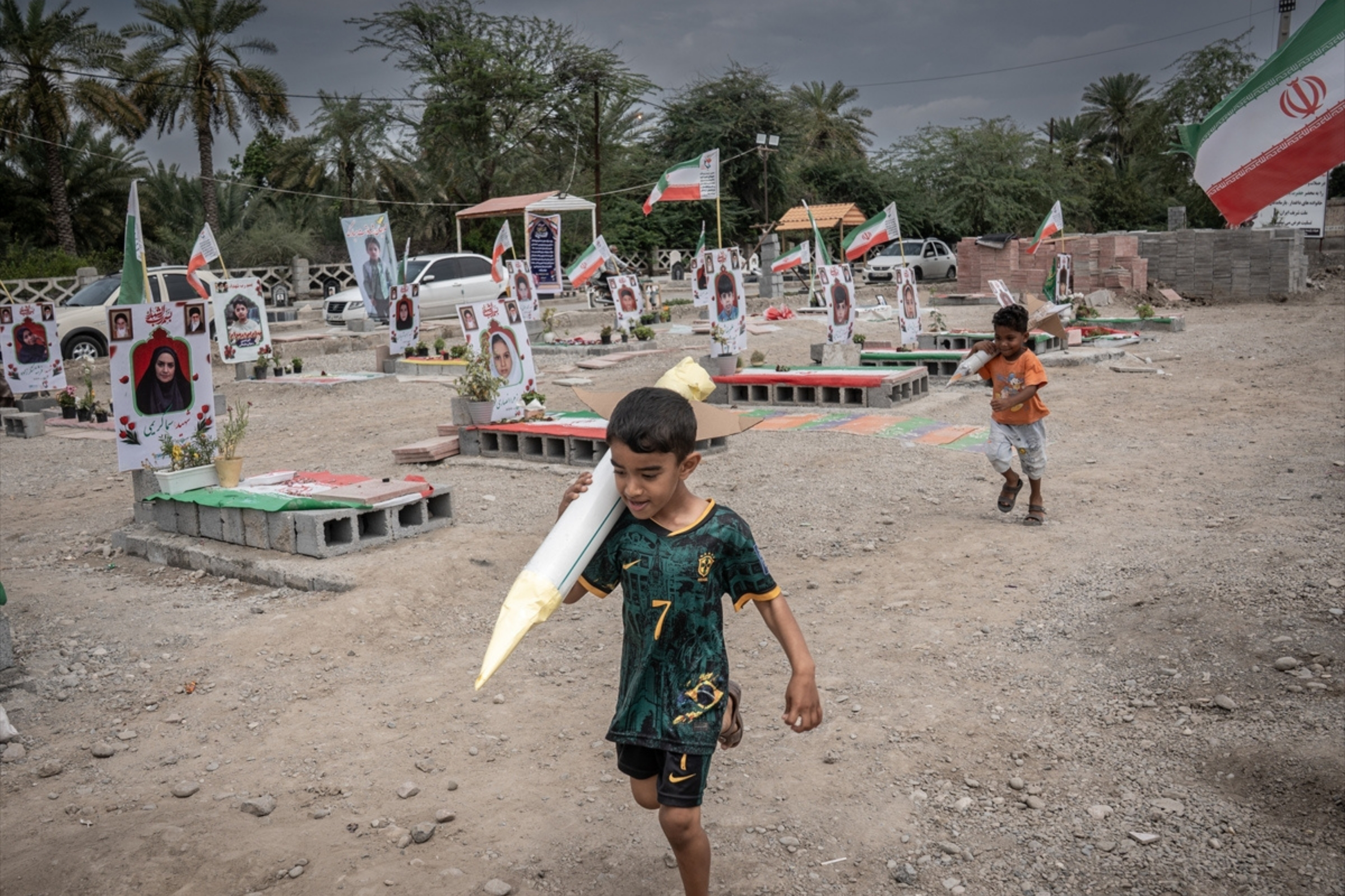 Üç defa ertelenen sürenin bitmesine saatler kaldı: ABD, İran'ın santrallerini vurabilecek mi?