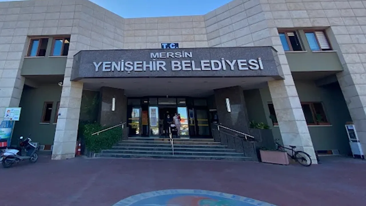 CHP'li bir belediyeye daha şafak operasyonu: Mersin Yenişehir Belediyesi'ne operasyon