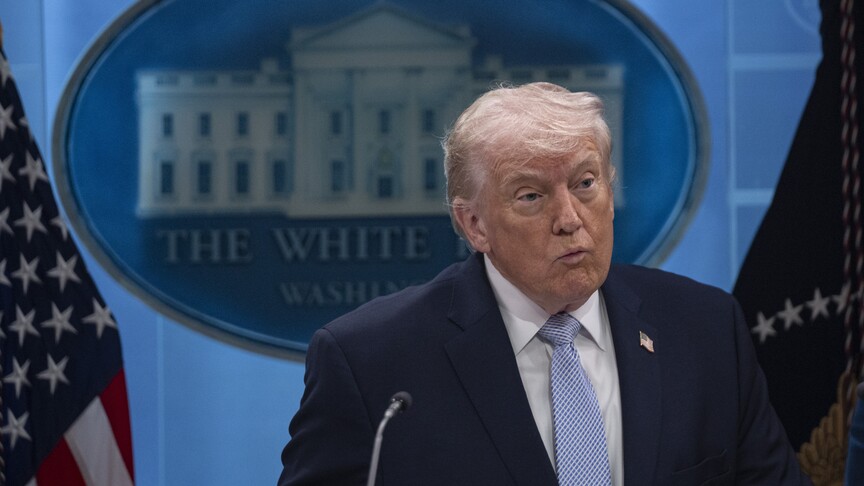 Trump müzakereler öncesi tehditlerini sürdürdü: 'Hürmüz'den ücret almasına izin vermeyeceğiz'