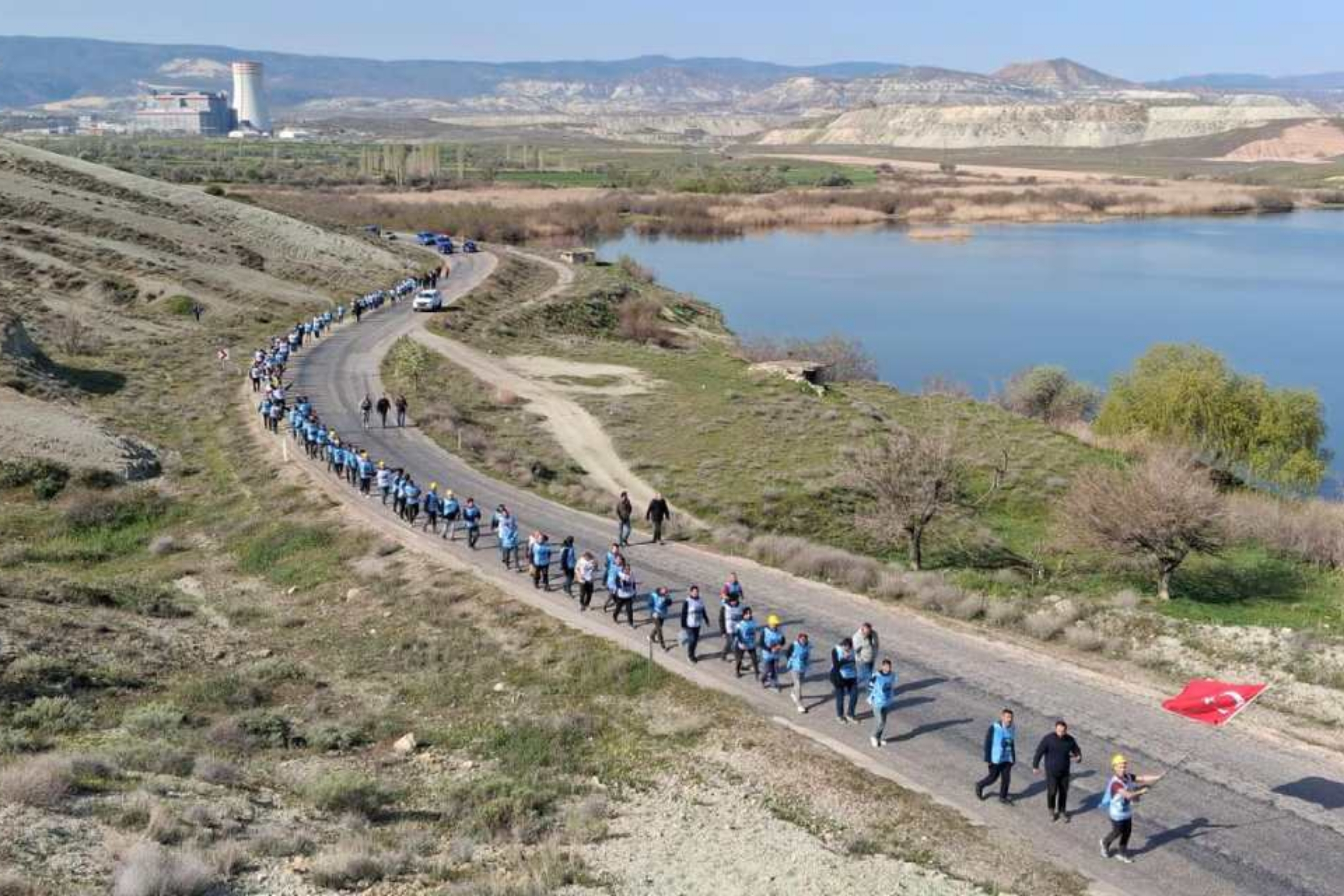Doruk Madencilik işçileri Ankara'ya yürüyüş başlattı: 'Bu yol alın terinin, hakkın, onurun yoludur'