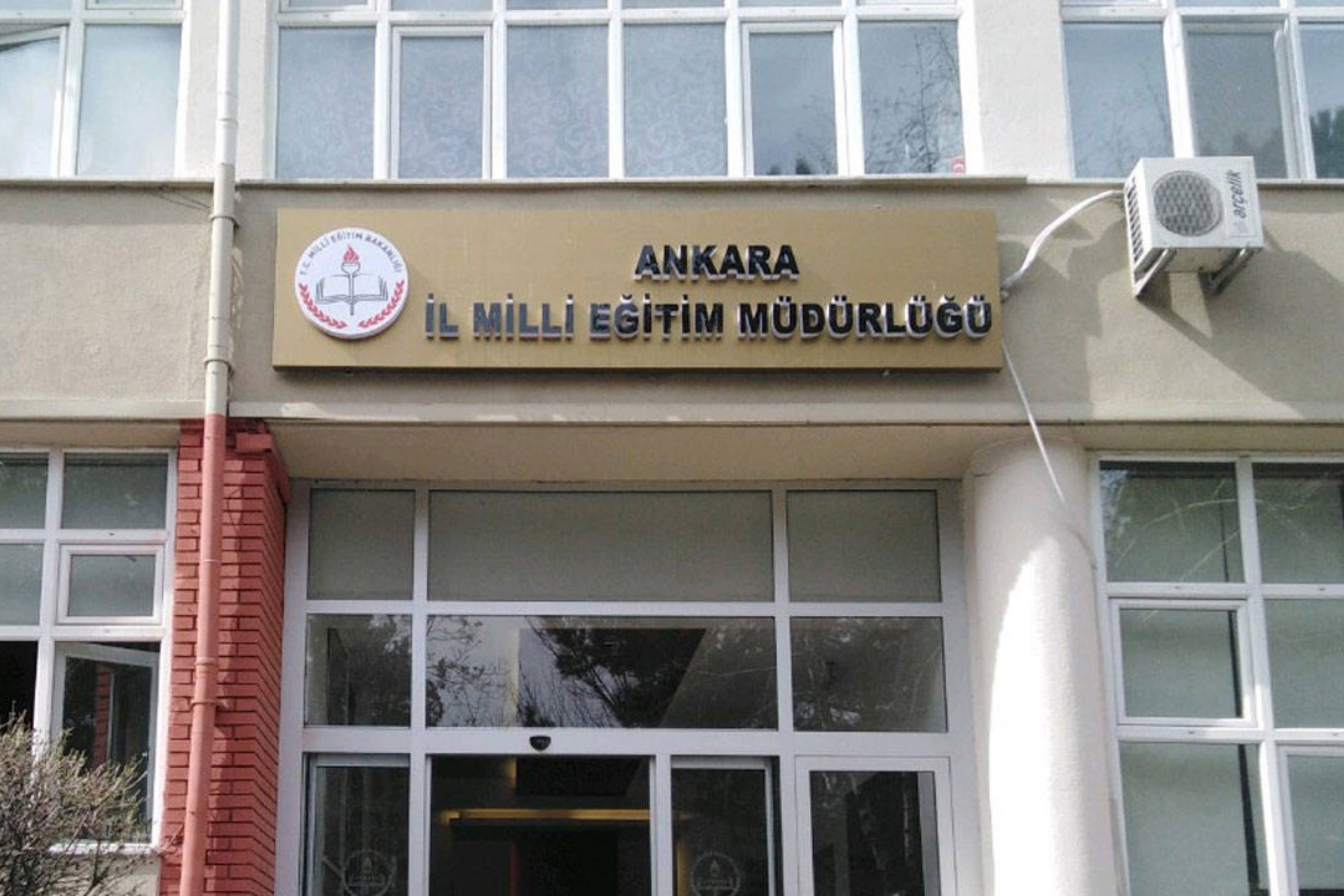 Okullarda saldırılar olurken MEB’in derdi makyaj: ‘NATO zirvesi güzergahındaki okulların elini yüzünü düzeltin’