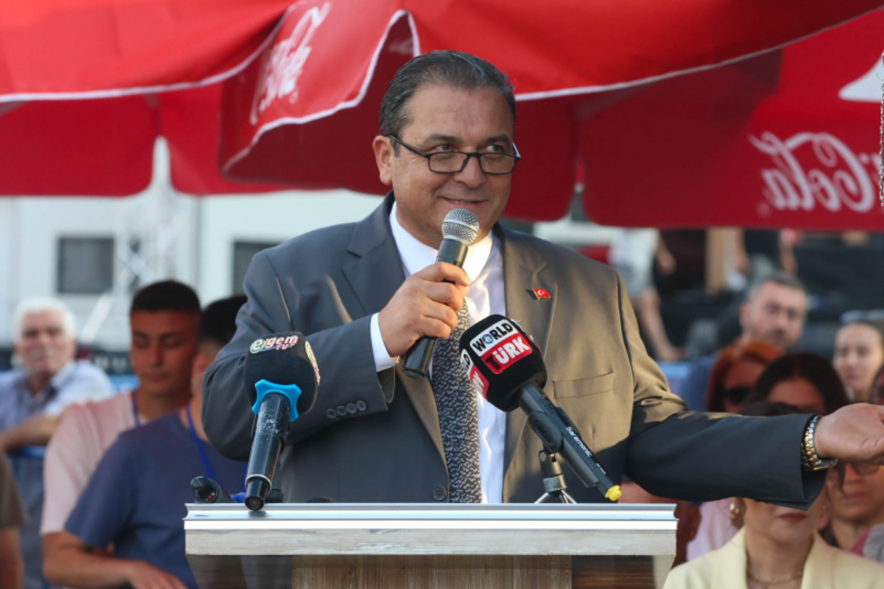 Uşak’ta Eşme Belediyesi'ne operasyon: Başkan Yılmaz Tozan gözaltına alındı