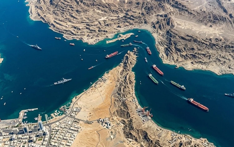 ABD-İsrail saldırılarında 50. gün: Hürmüz hâlâ İran kontrolünde, ABD bölgeden ayrılmıyor