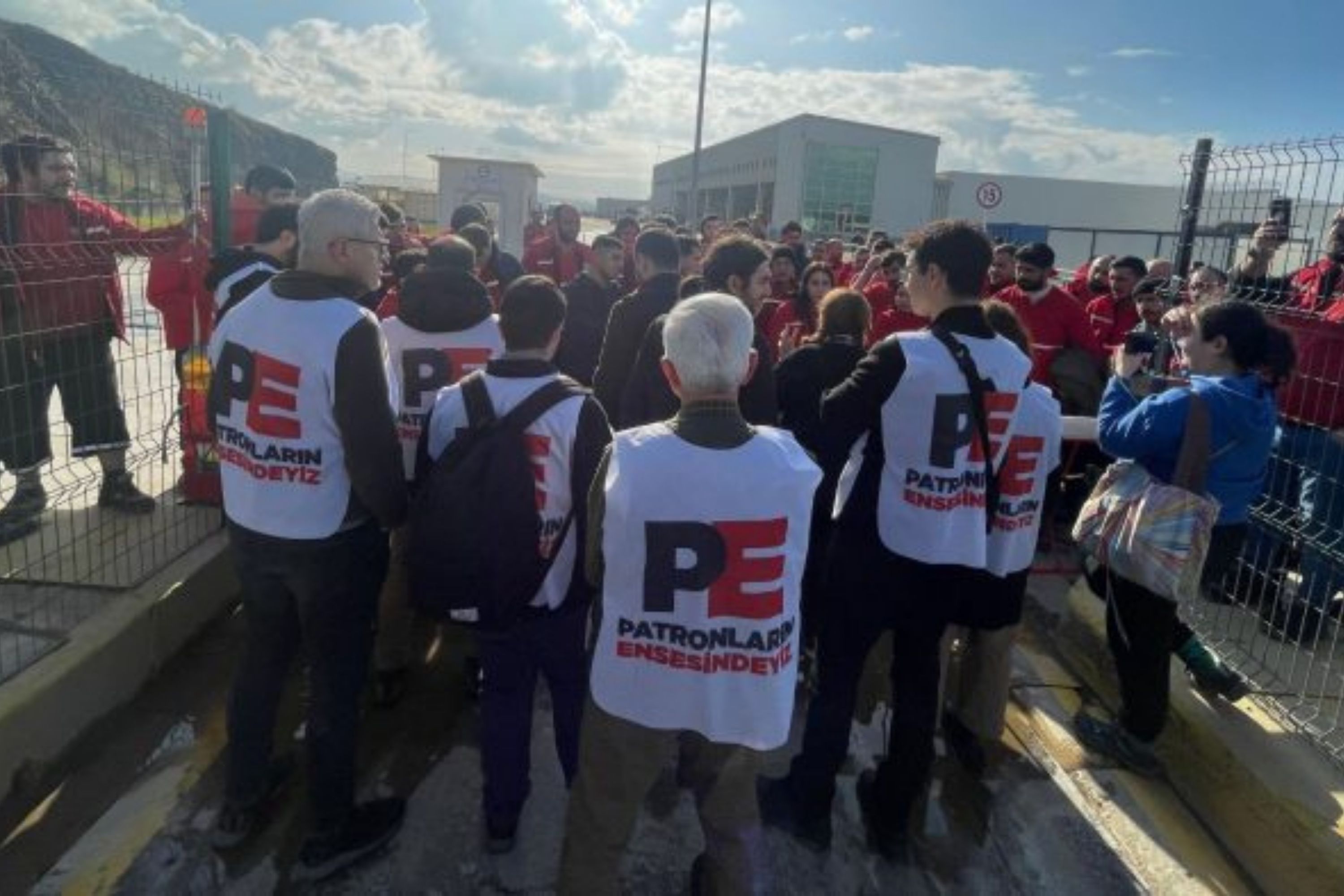 Patronların Ensesindeyiz'den 1 Mayıs çağrısı: 'Patron düzenine karşı işçilerin ülkesi için alanlara'