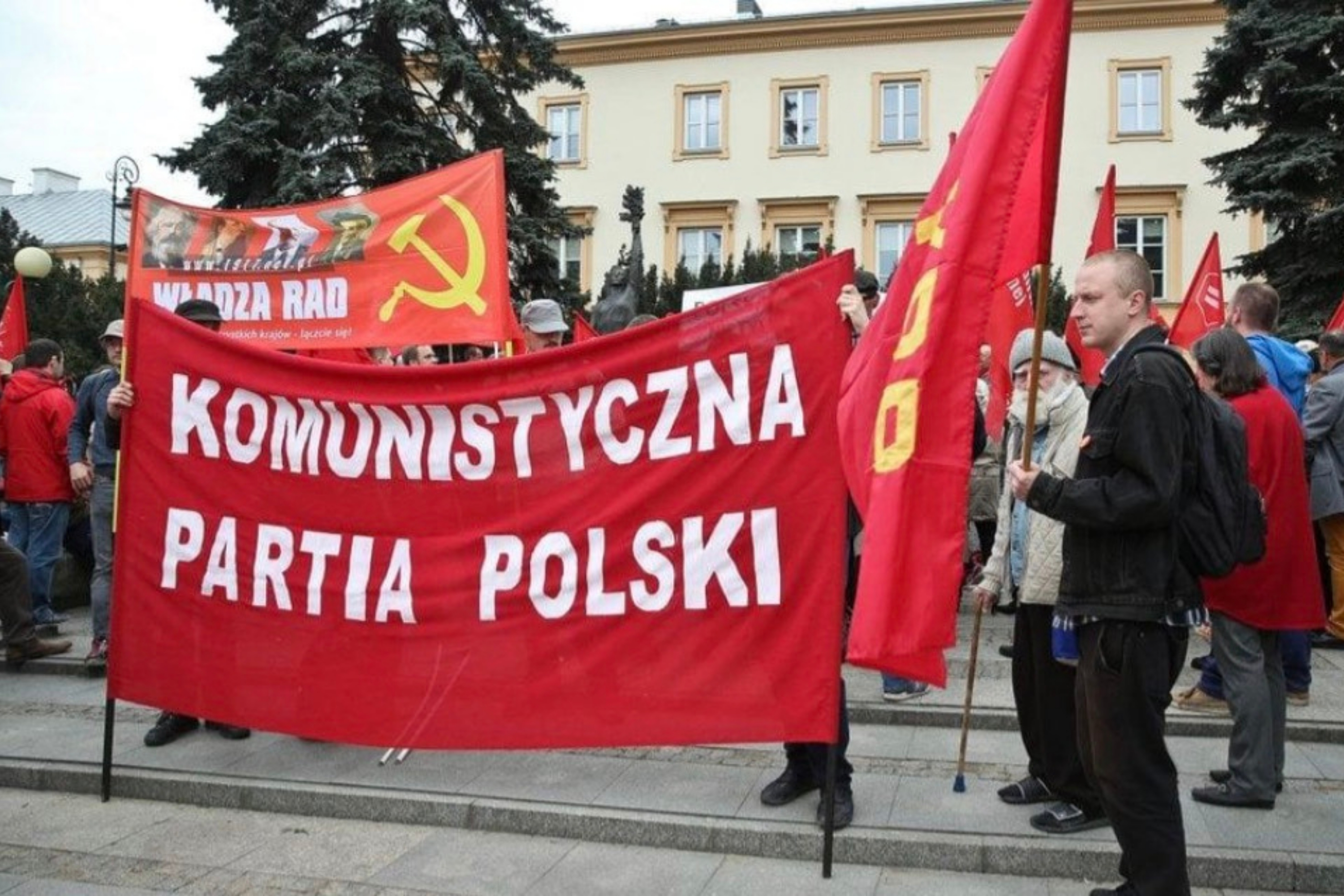 Polonya makamları Komünist Parti'yi yasaklamayı başaramadı