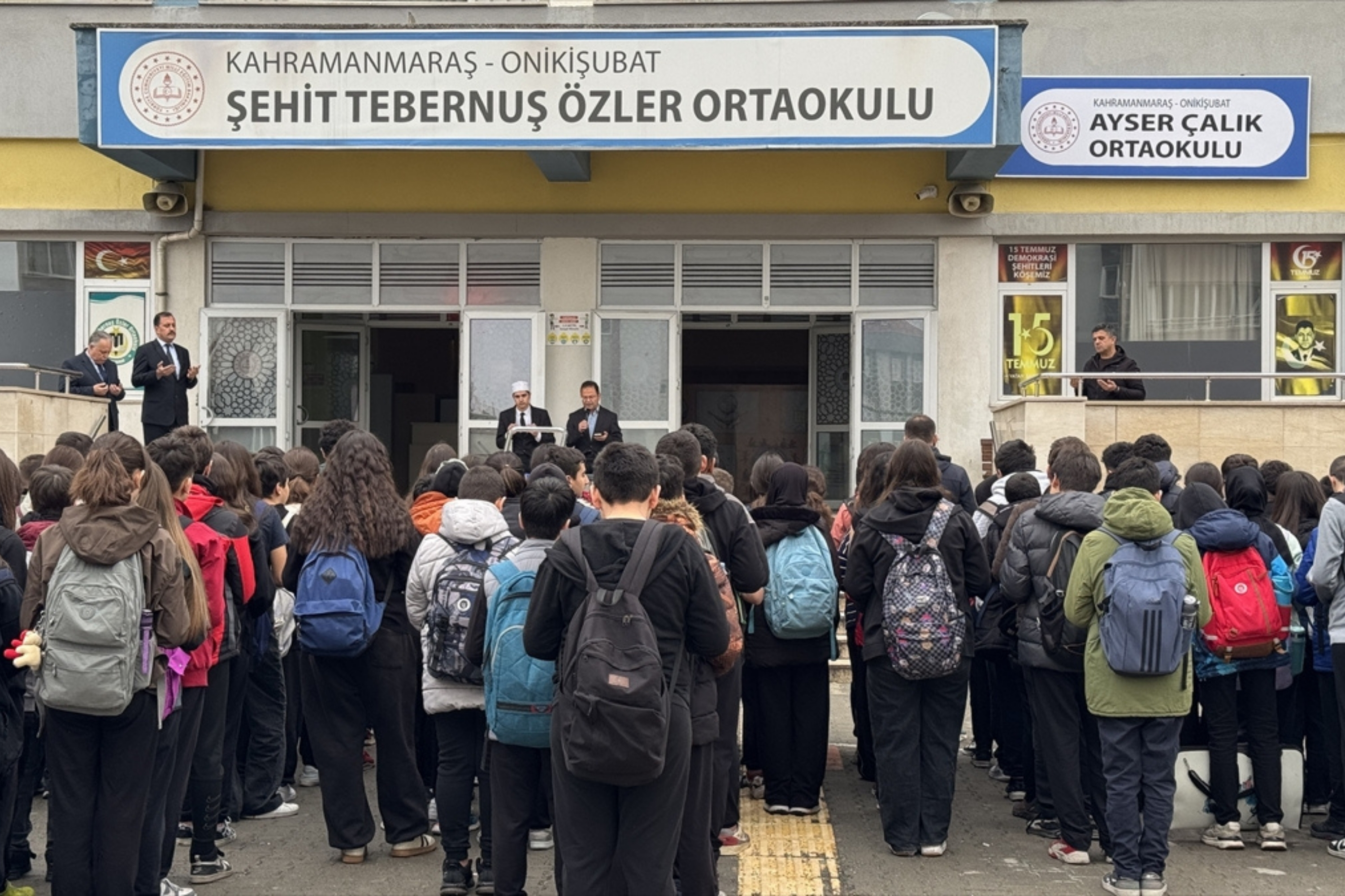 Maraş'ta saldırının yaşandığı okulun öğrencileri ders başı yaptı: İmamlı, Kuran'lı anma programı...