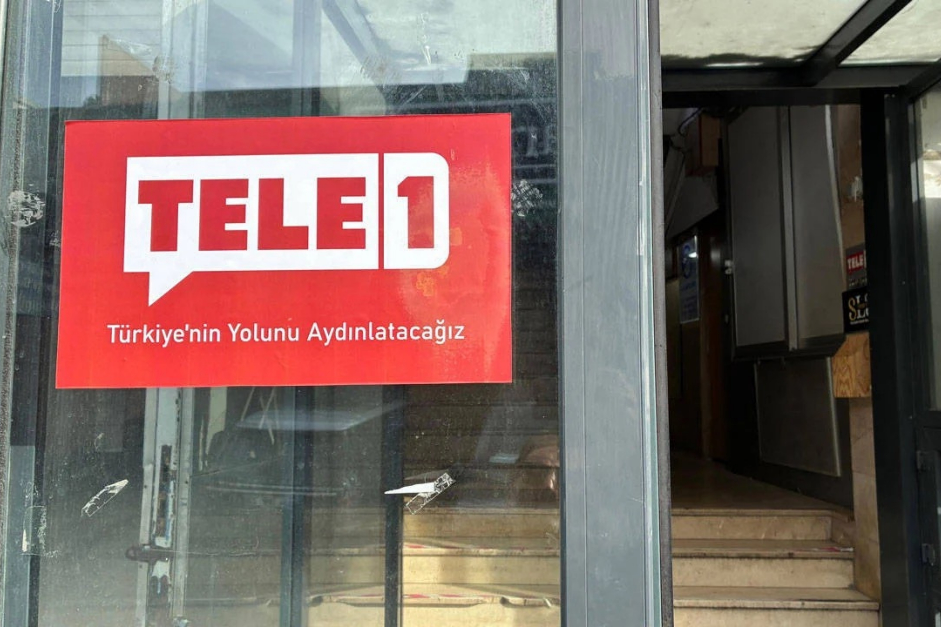 TMSF yönetimine el koyduğu TELE1’i açık artırmayla satışa çıkardı