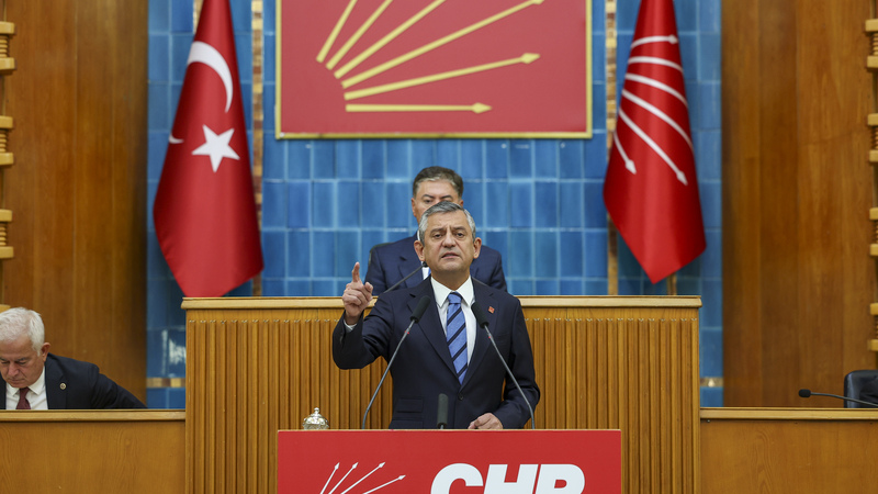 Özgür Özel’den okul önlerine uzman çavuş önerisi: 'En az 65 bin güvenlik görevlisi dedik'