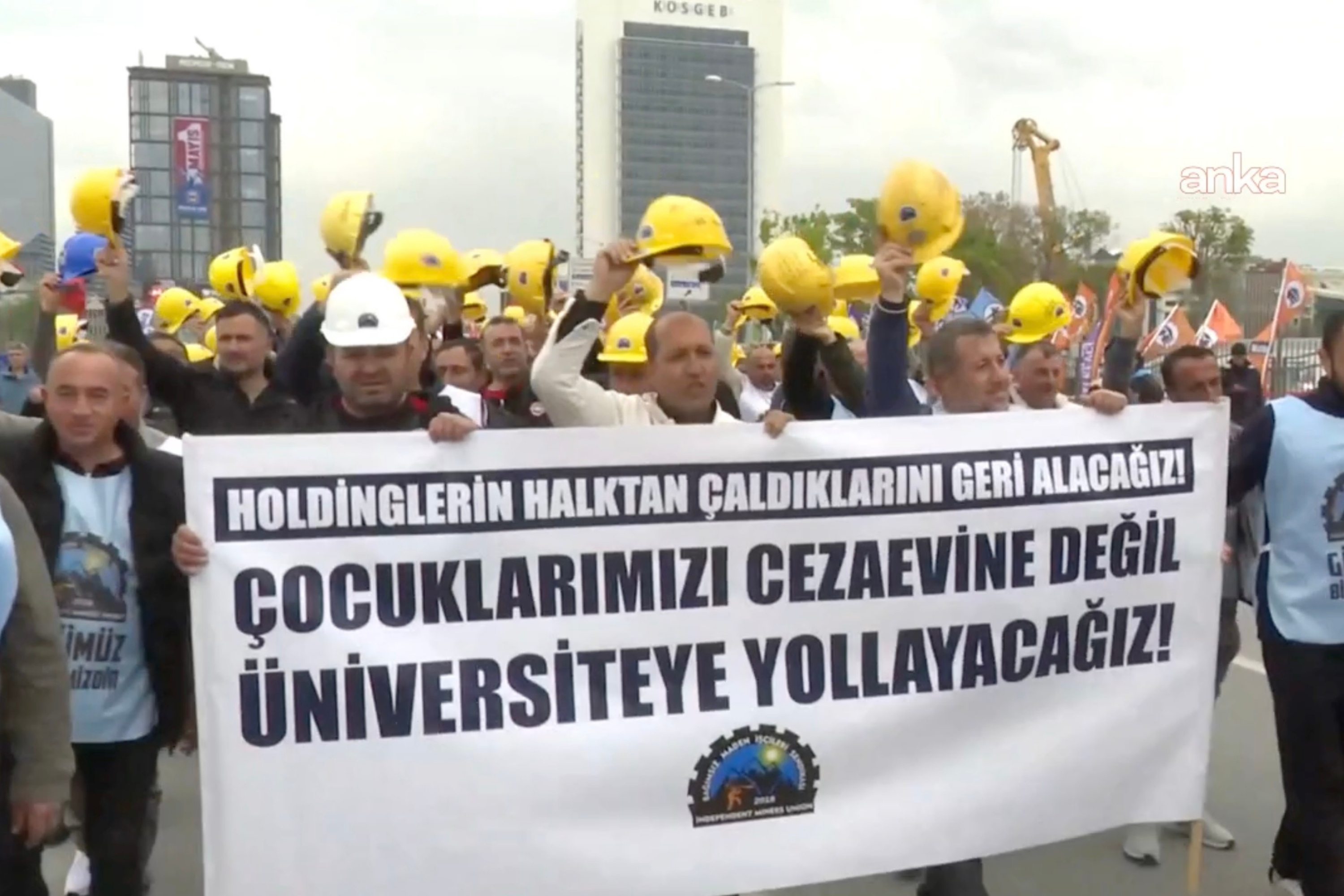 DİSK, KESK, TMMOB ve TTB'nin çağrısıyla binlerce işçi Kadıköy, Tandoğan ve Gündoğdu'da buluştu