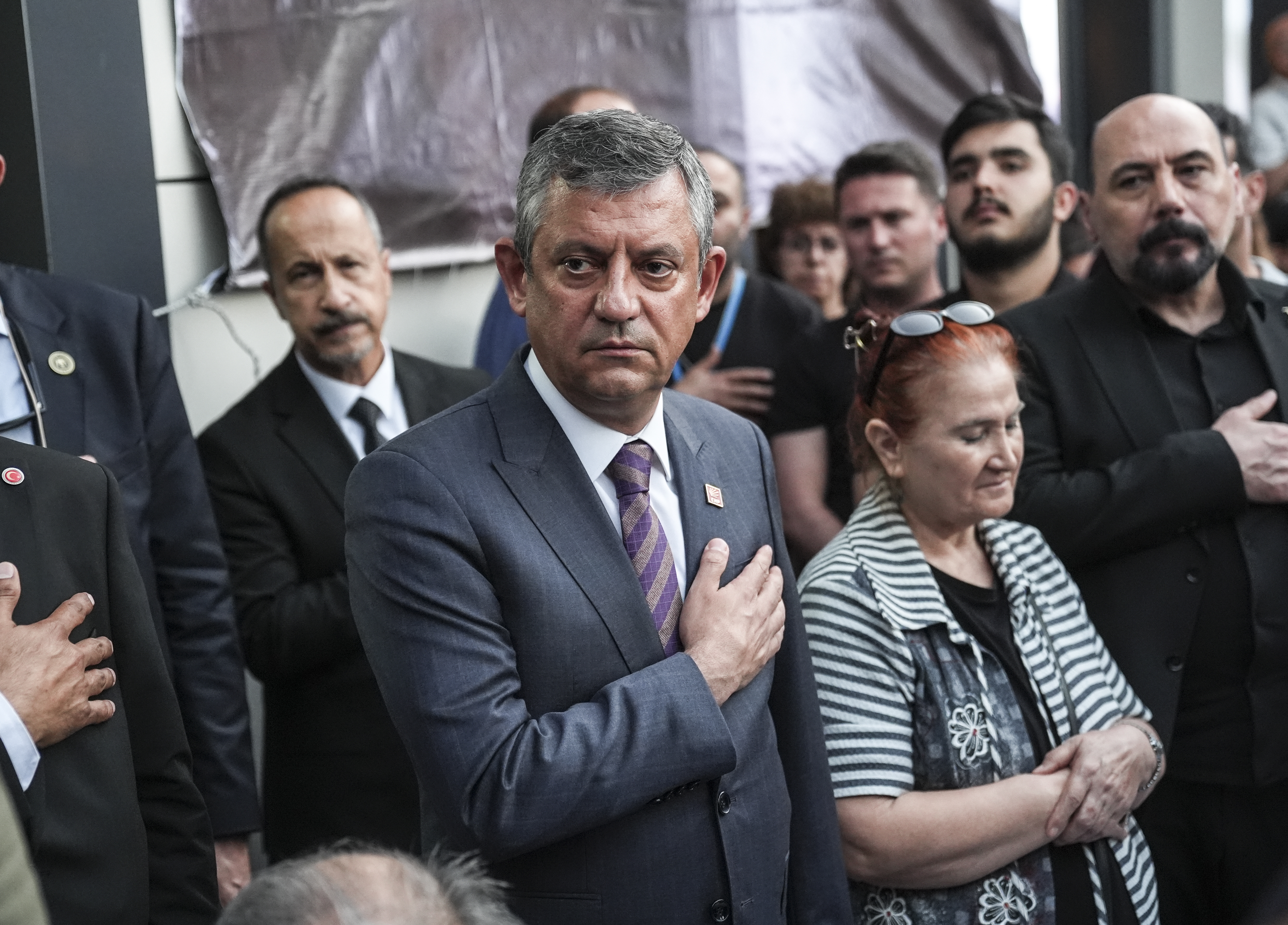 Gürsel Tekin duyurdu: Kayyım yönetimi 63 CHP'linin üyeliklerini askıya aldı