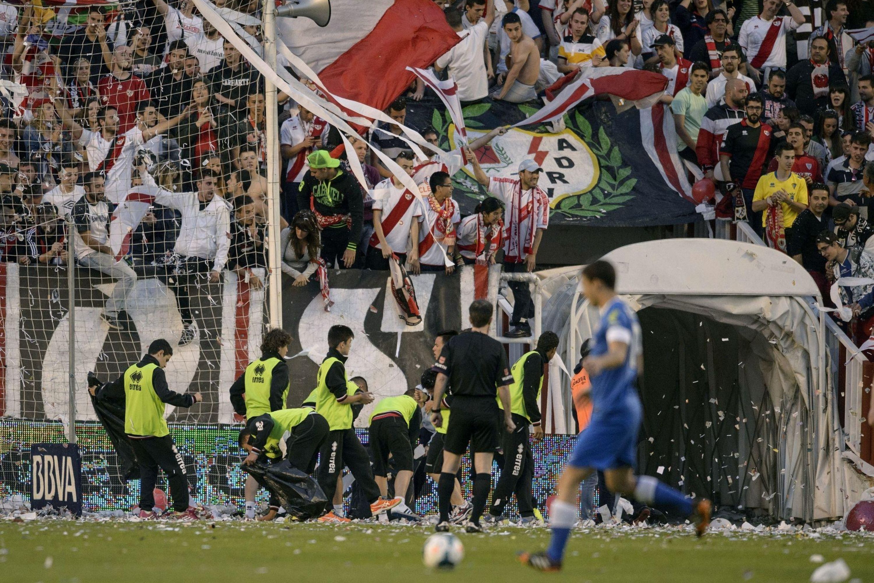 Rayo Vallecano Taraftarları Yönetimi Protesto Etti