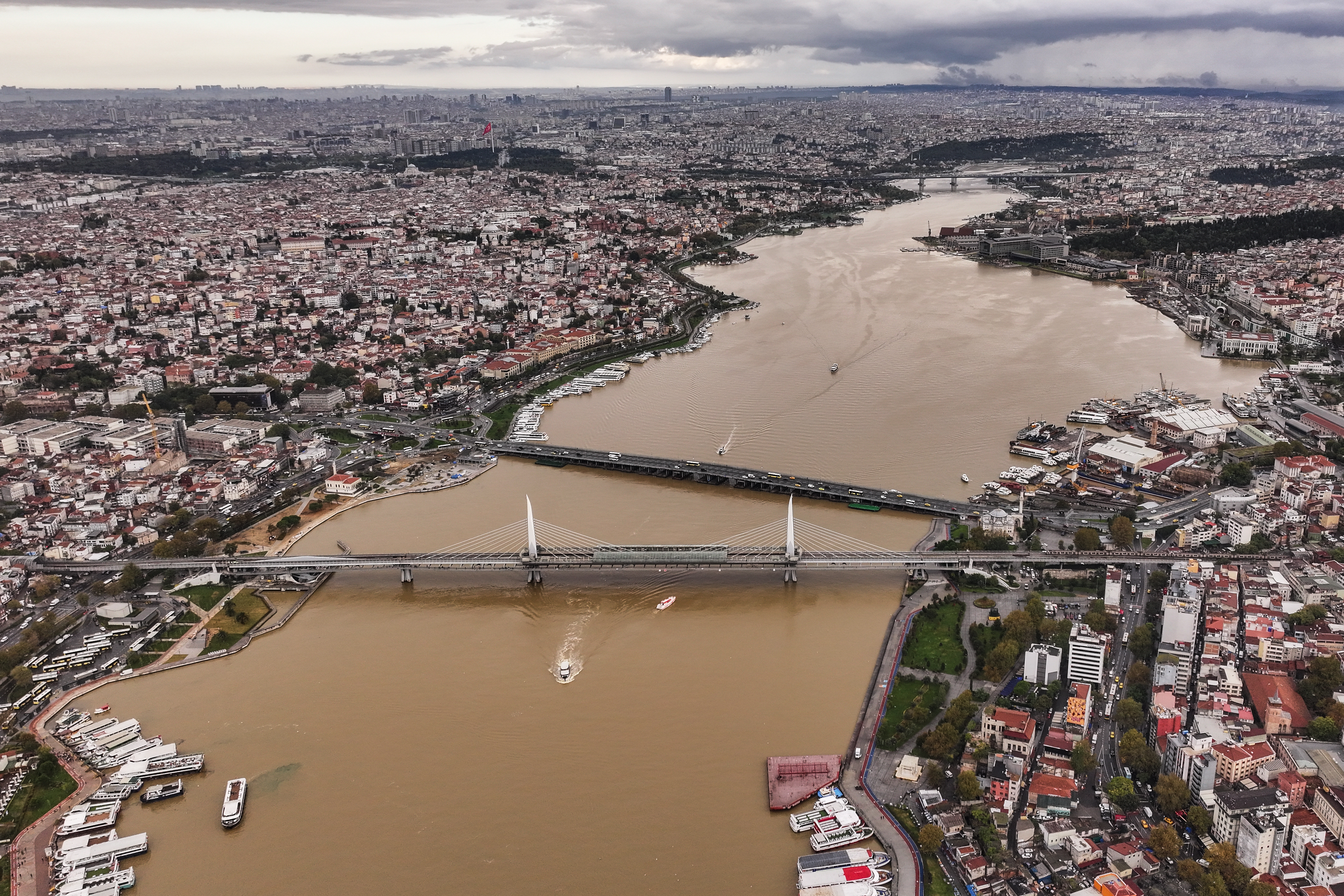 İstanbul ve Kocaeli'de Sel Felaketi: 6 Kişi İçin Kayıp İhbarı Yapıldı