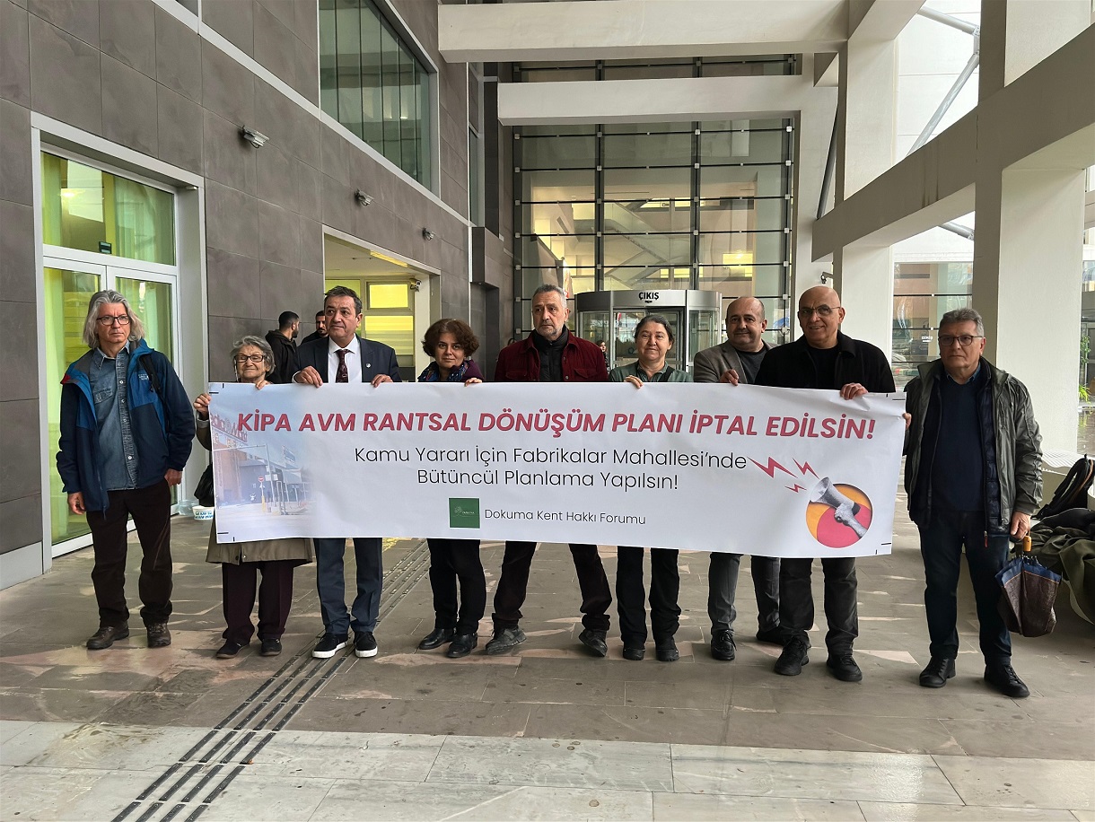 Plan değişikliğine itiraz eden mahalle halkı geçtiğimiz ay dileçlerini büyükşehir belediyesine sunmuştu