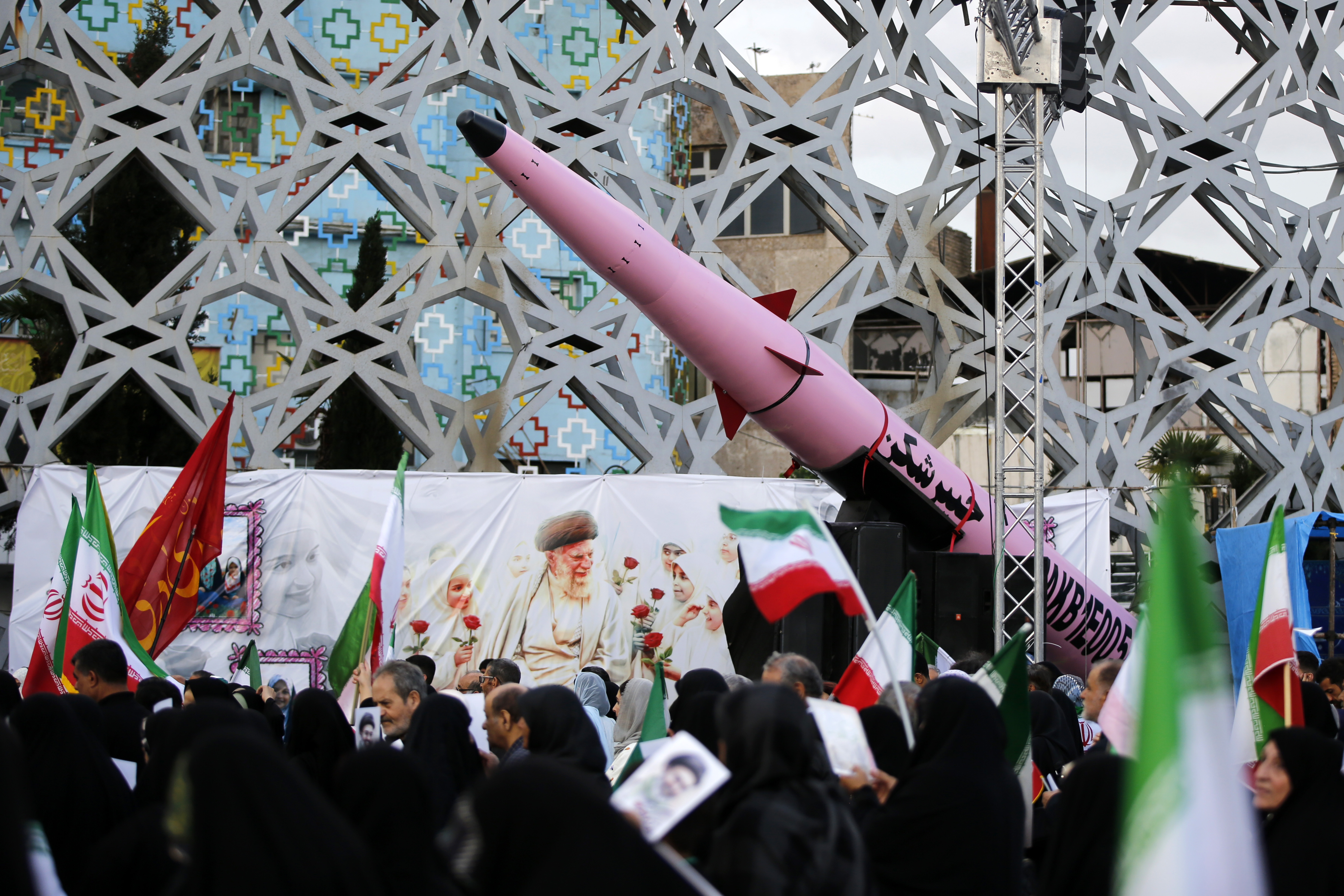 ABD-İsrail saldırılarında 62. gün: İran saldırı ihtimalini dışlamıyor