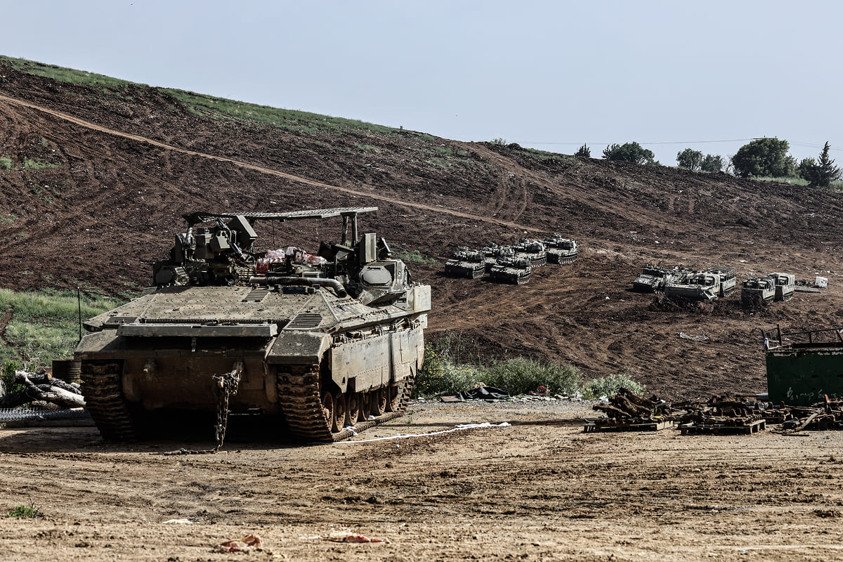 ABD ve İsrail'in askeri operasyonlarının 76. gününde, Körfez bölgesinde tırmanan jeopolitik gerilimin ardından ABD'nin İran ile Hürmüz Boğazı ve nükleer başlıklar üzerine gerçekleştirmek istediği diplomatik müzakere süreci.