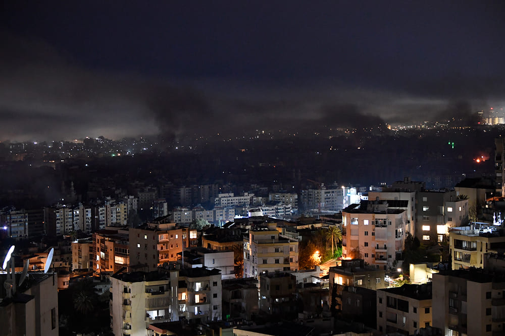 Beyrut dün gece ağır saldırı altındaydı.