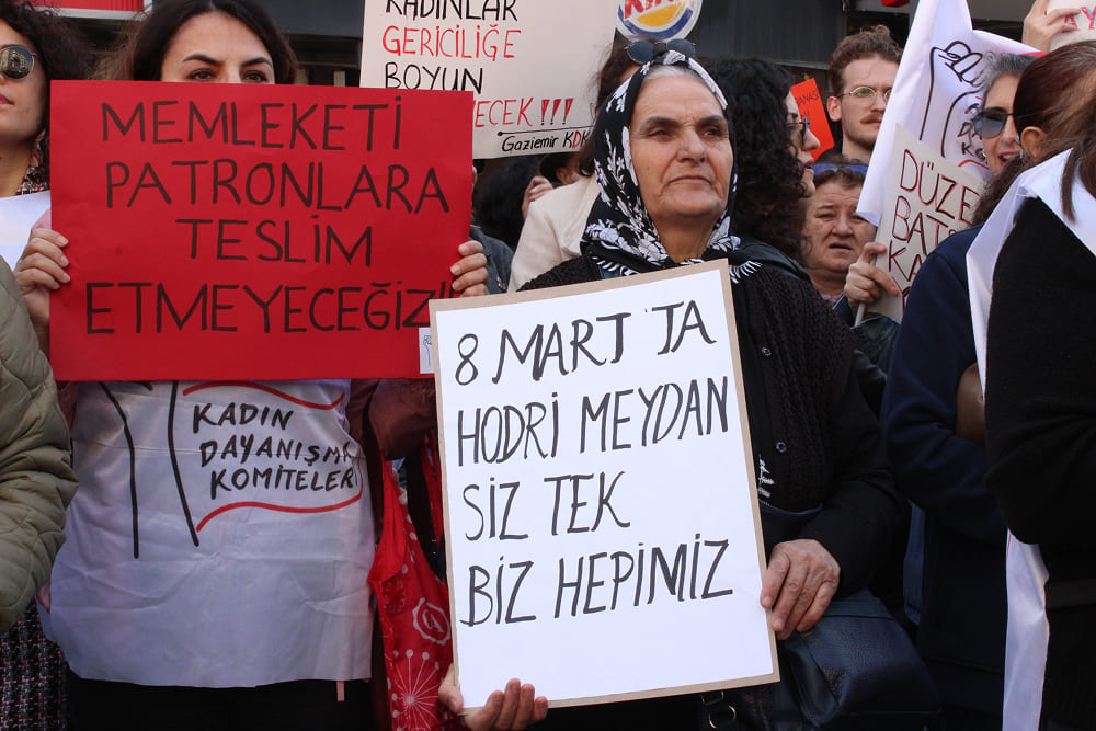 8 Mart Dünya Emekçi Kadınlar Günü vesilesiyle, tazminatlarını ödemeden fabrikayı kapatan Elsa Tekstil ve sendikalaştıkları için işçileri işten çıkaran Digel Tekstil patronlarına karşı işçilerin hak arayışı ve emek mücadelesi