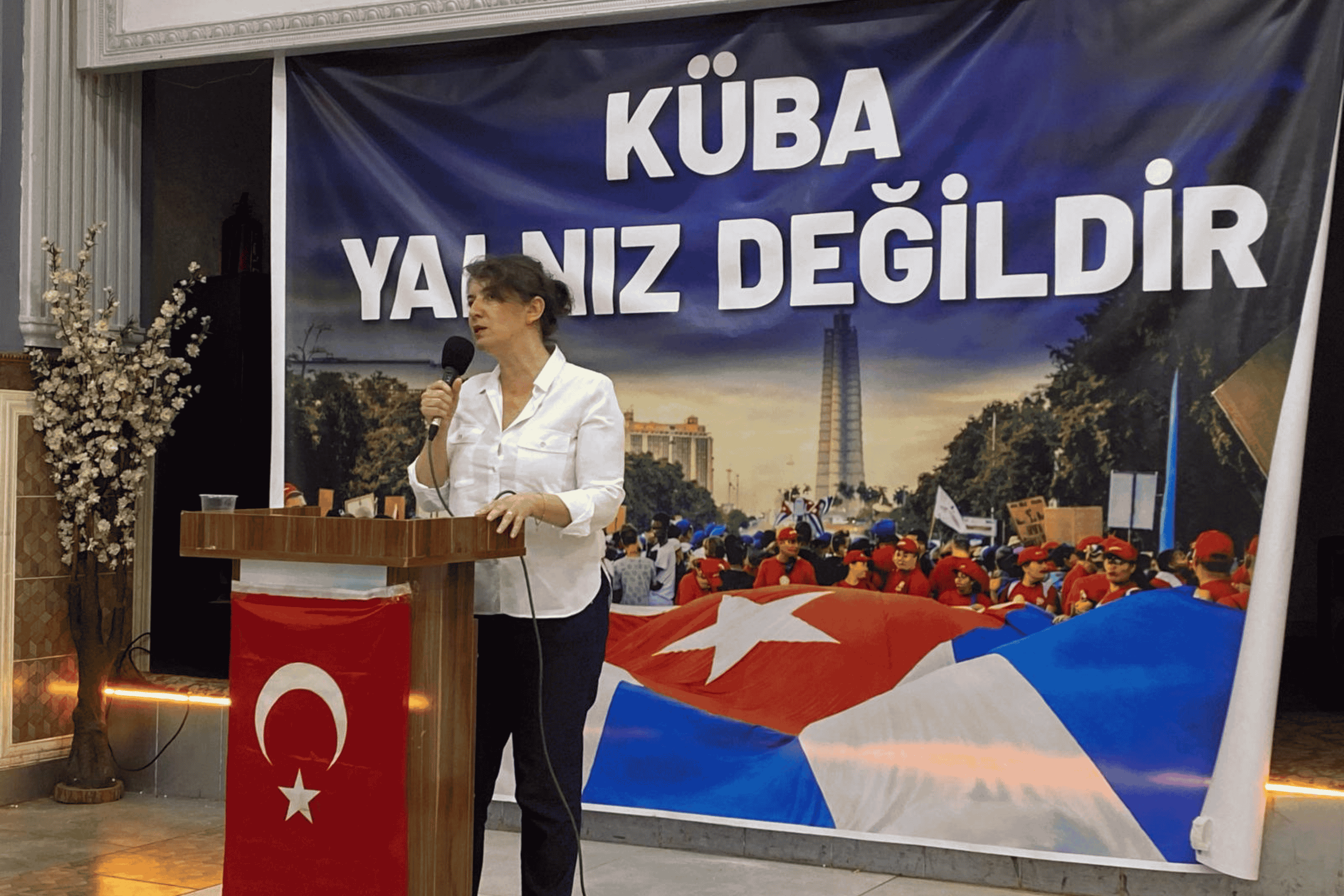 Gaziantep'te Küba ile dayanışma gecesi: İnsanlığın vicdanı için güneş topluyoruz