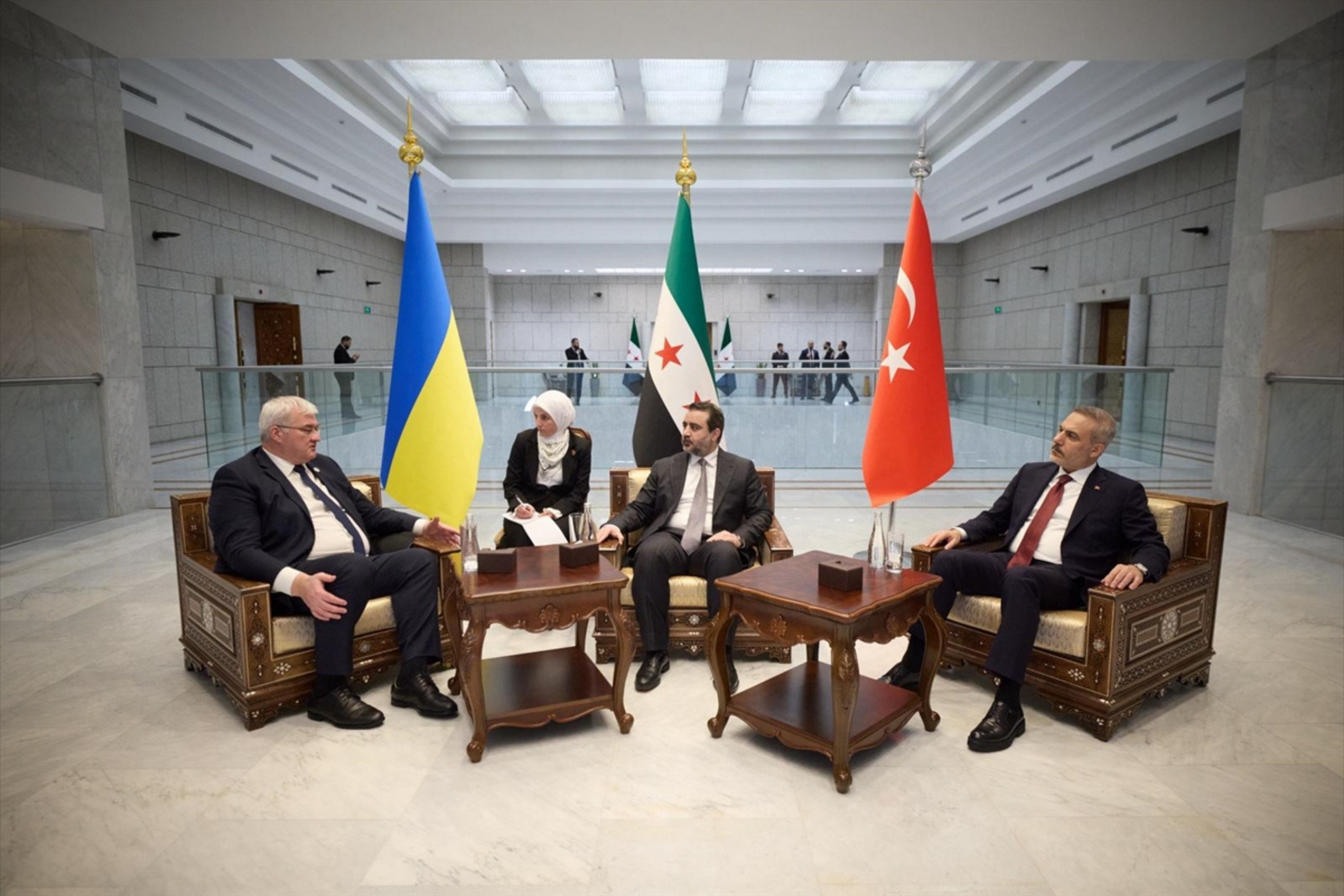 Şam’da dikkat çeken zirve: Zelenskiy, Şara ve Fidan bir araya geldi