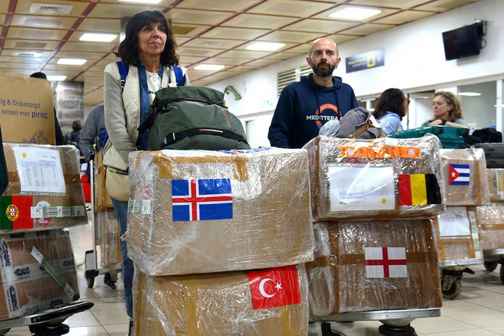 Küba'nın Villa Clara ilinde yaşanan enerji ve elektrik krizi nedeniyle mahallelerde başlatılan uygun fiyatlı ve tavan fiyat uygulamalı hazır yemek tedarik hizmeti