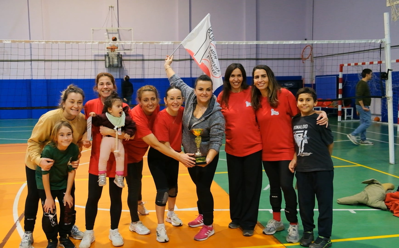 'Karanlığa Karşı Smaç' Voleybol Turnuvası tamamlandı: Eşitlik ve Dayanışma: 1 - 0 Şiddet, Gericilik, Sömürü