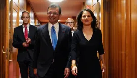 İmamoğlu, geçen yıl Haziran ayında ziyaret ettiği Berlin'de Almanya Dışişleri Bakanı Annalena Baerbock'la da görüşmüştü.