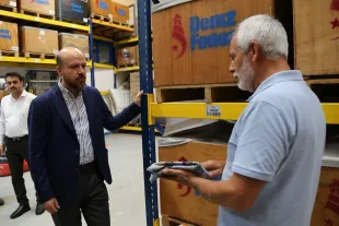 Bilal Erdoğan'ın Deniz Feneri Genel Merkezi’ni ve Dernek Başkanı Mehmet Cengiz'i ziyaretinden bir kare