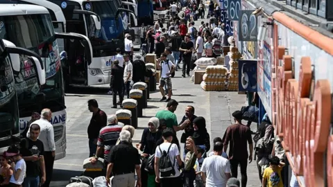 Bayram öncesi otobüs ve uçak biletleri tırmanışa geçti: Yeni zam yolda