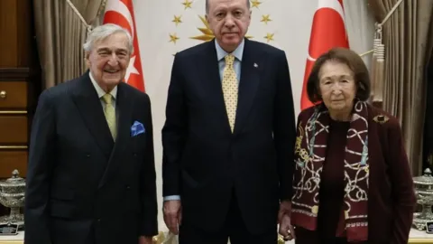 Halk zamların altında ezilirken Tüpraş kâr rekoru kırdı: Koç'un kasasına yüzde 2 bin 820 daha fazla para girdi