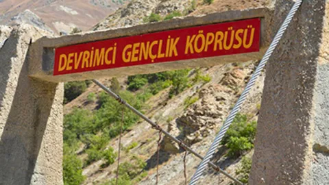Denizlerin köprüsü: Boğaz’a değil Zap’a uzanan gençlik