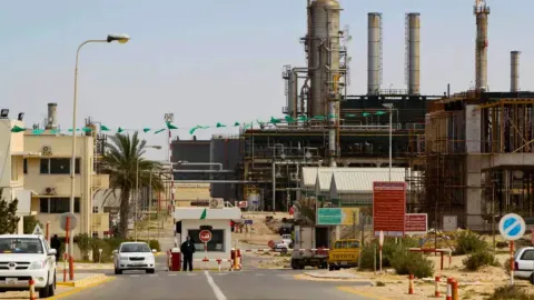 Libya’da çatışmalar rafineriye sıçradı: Faaliyetler durduruldu, acil durum ilan edildi